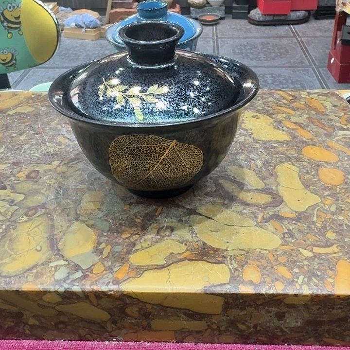 天目雨滴盖碗一个。。。品茗