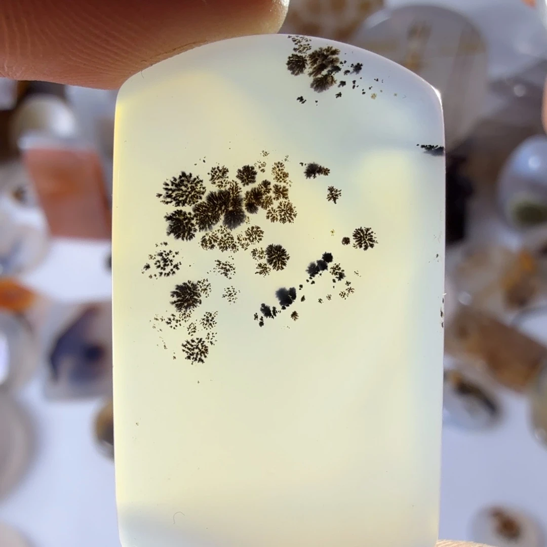 玛瑙/玉髓未镶嵌珠宝半成品