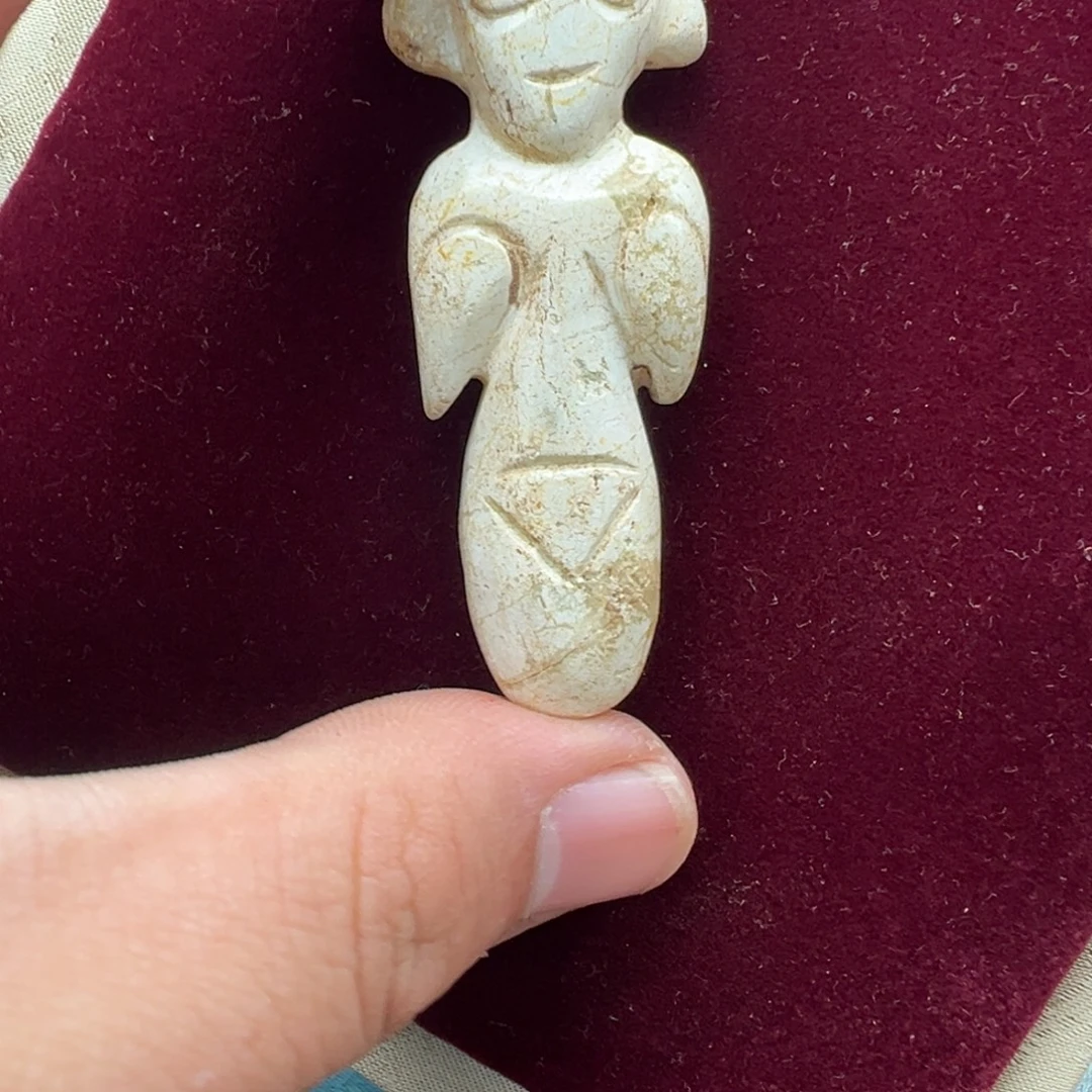 石英质玉未镶嵌颈饰