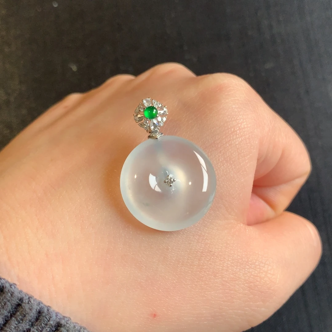 翡翠颈饰18K金镶嵌天然翡翠