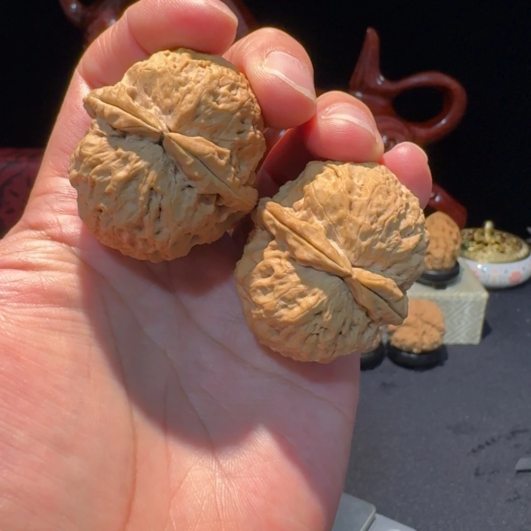 文玩核桃把件云南铁核桃48