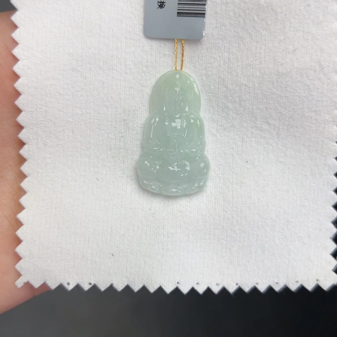 翡翠未镶嵌颈饰观音