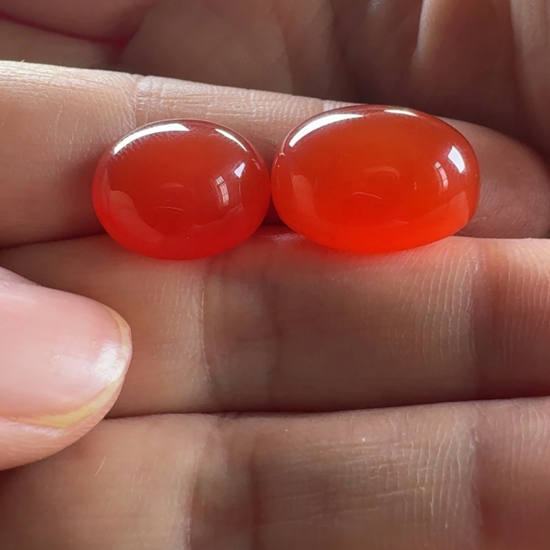北***叔南红玛瑙未镶嵌椭圆蛋面17.8*13.5*10.6，15.6