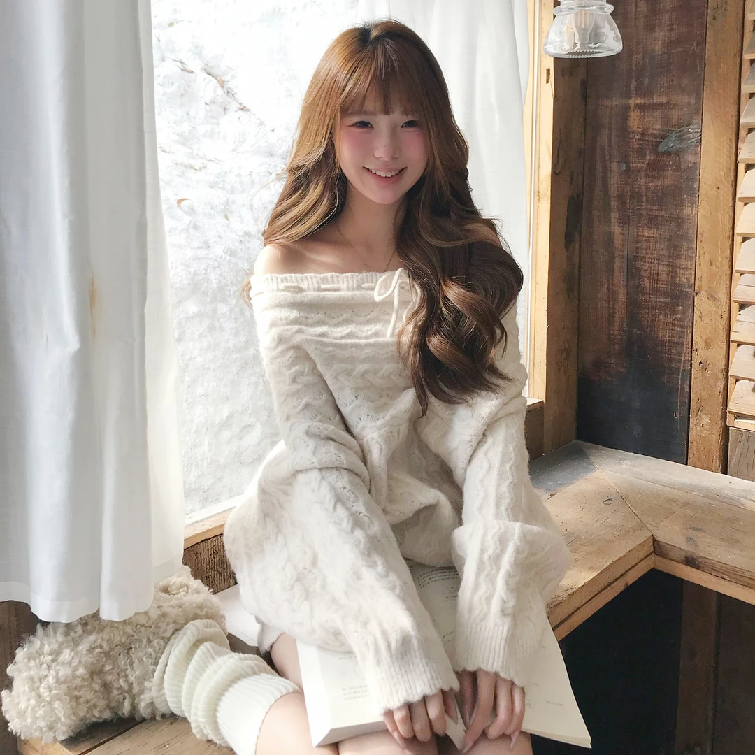 法式慵懒一字领露肩毛衣冬2025新款时尚洋气百搭女装短裤两件套装