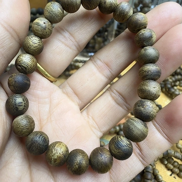 沉香沉香碎屑捡漏瑕疵子