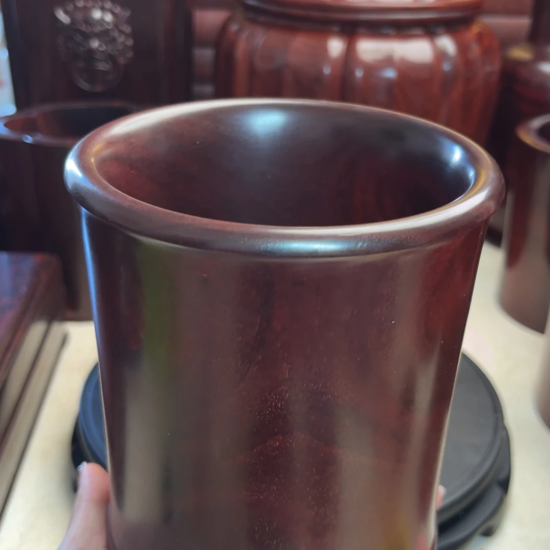 檀香木小叶紫檀笔筒