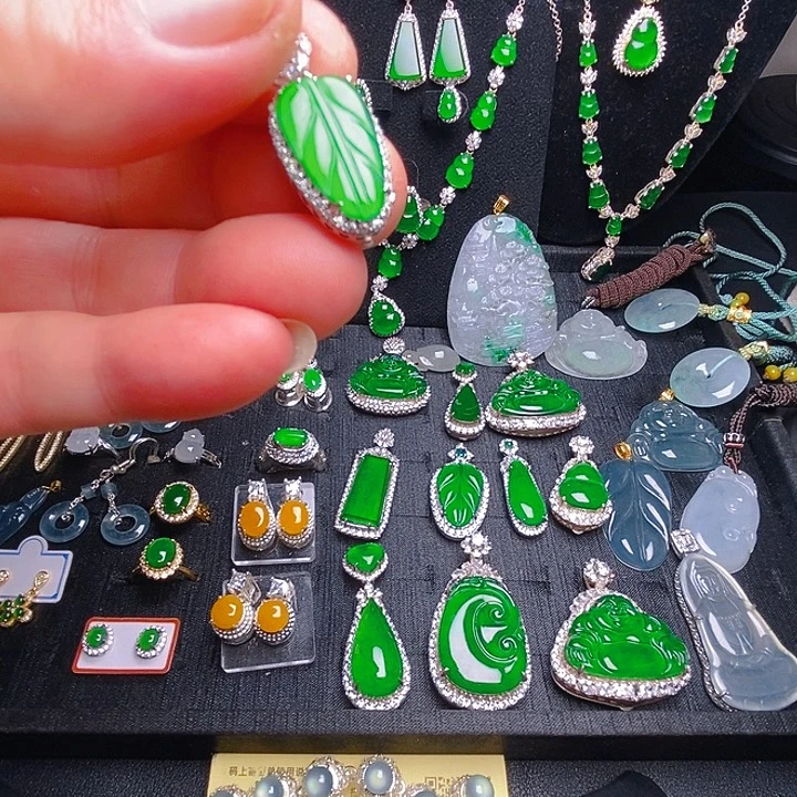 翡翠未镶嵌颈饰天然a货翡翠