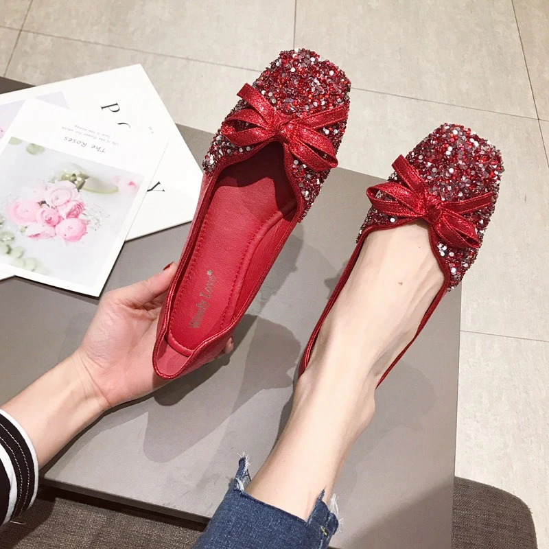 豆豆鞋女2025春季新款婚鞋韩版亮片红色平底四季单鞋方头大码女鞋