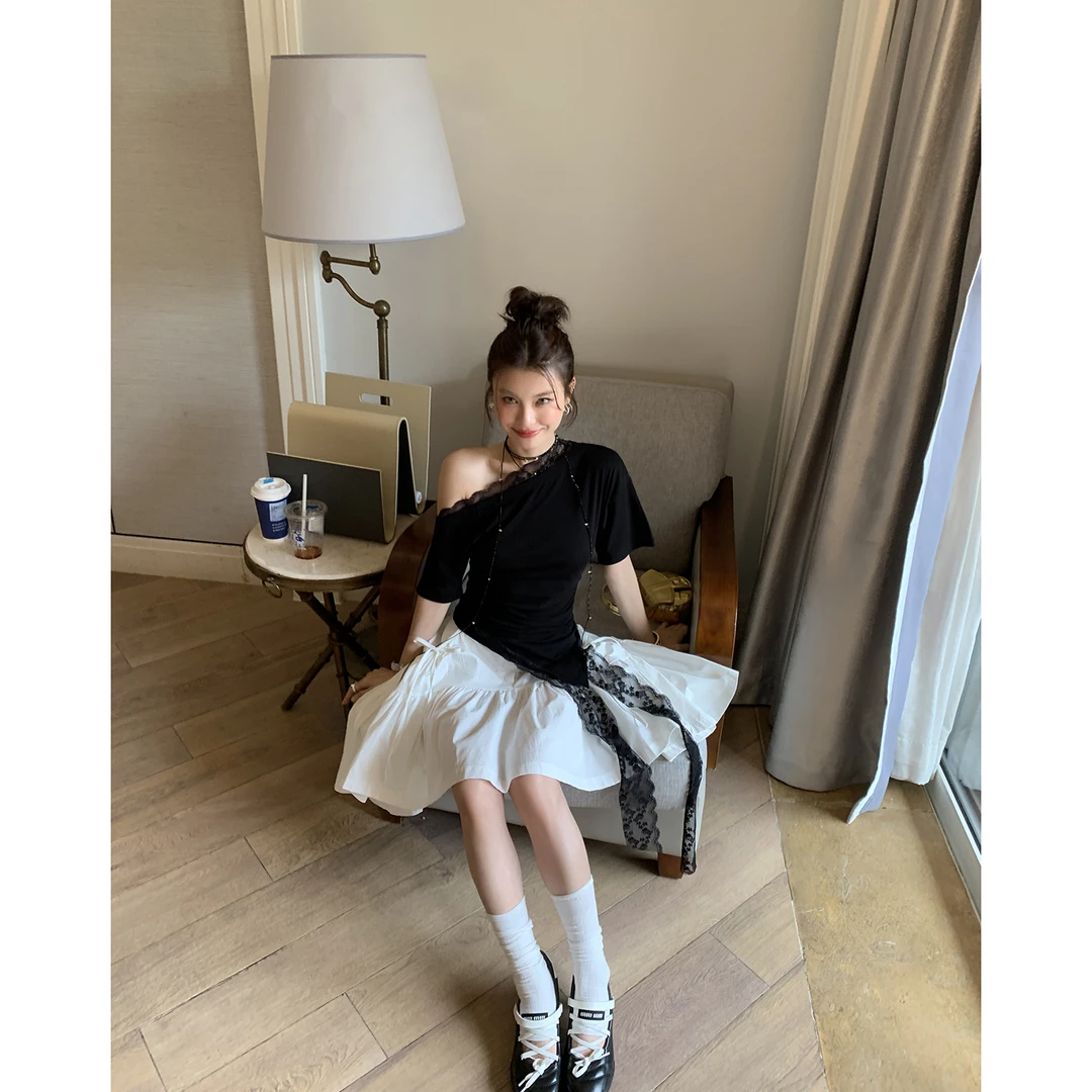 【墨雪垂肩】蕾丝拼接不规则斜肩短袖T恤4324