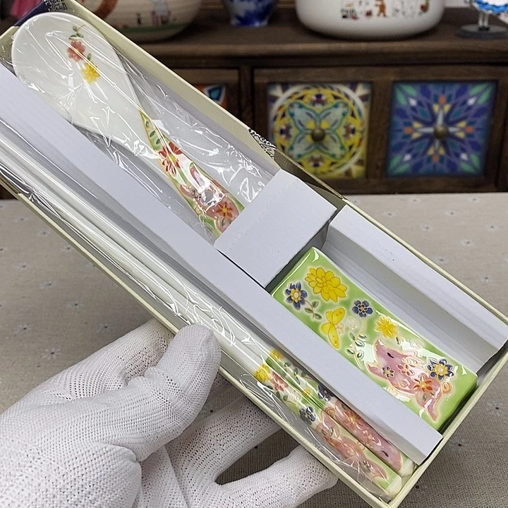 瓷片粉色小猪瓷器