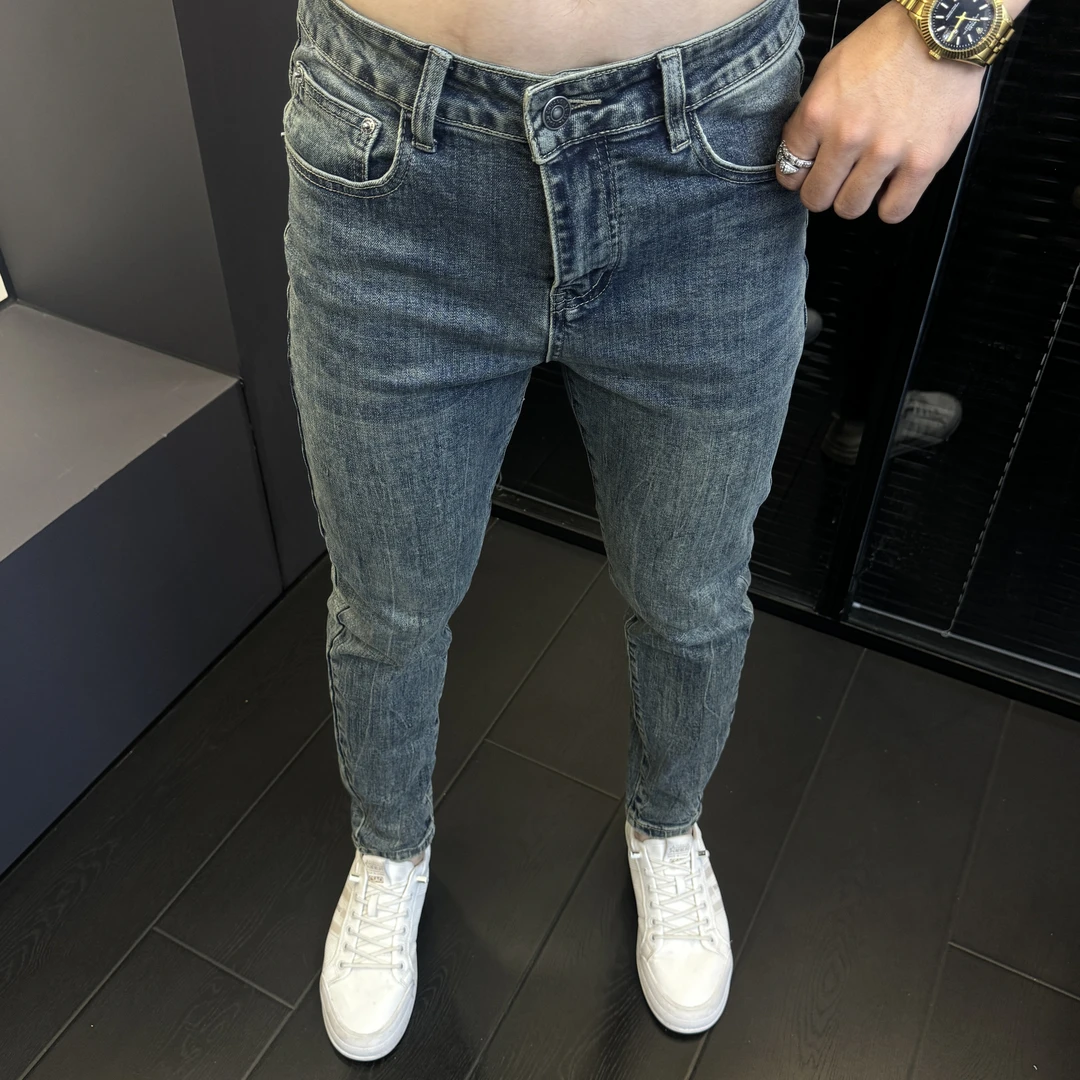 2025名图服饰夏季新款简约修身小脚蓝色洗水牛仔裤时尚牛仔裤6207