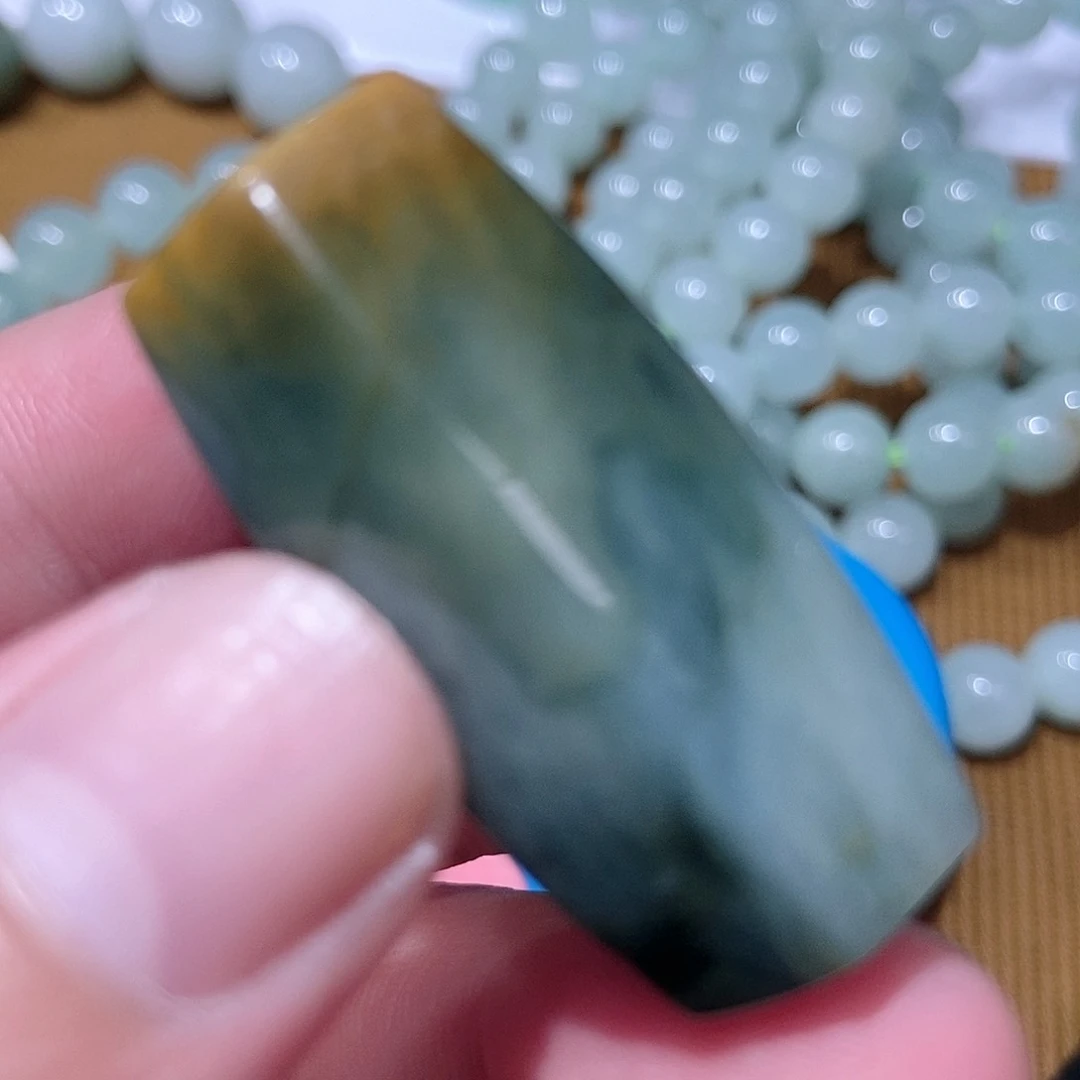 颈饰未镶嵌翡翠一