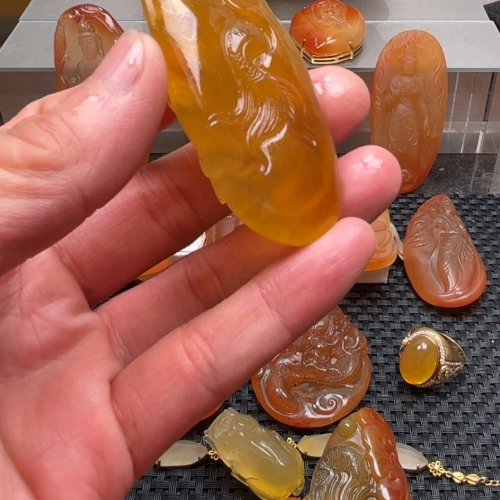石英质玉颈饰未镶嵌繁**路
