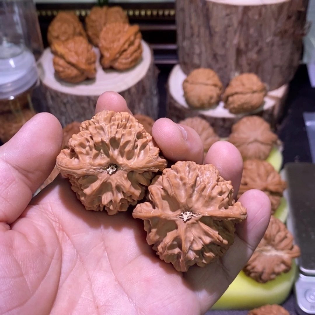 文玩核桃吊坠苹果园