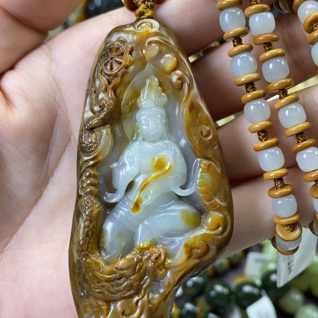 未镶嵌透闪石质玉挂件