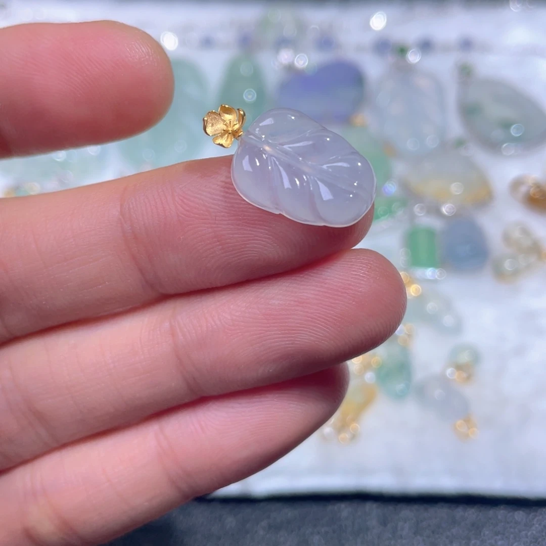 颈饰18K金镶嵌翡翠翡翠