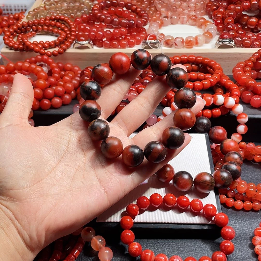 陈***满手链未镶嵌南红玛瑙