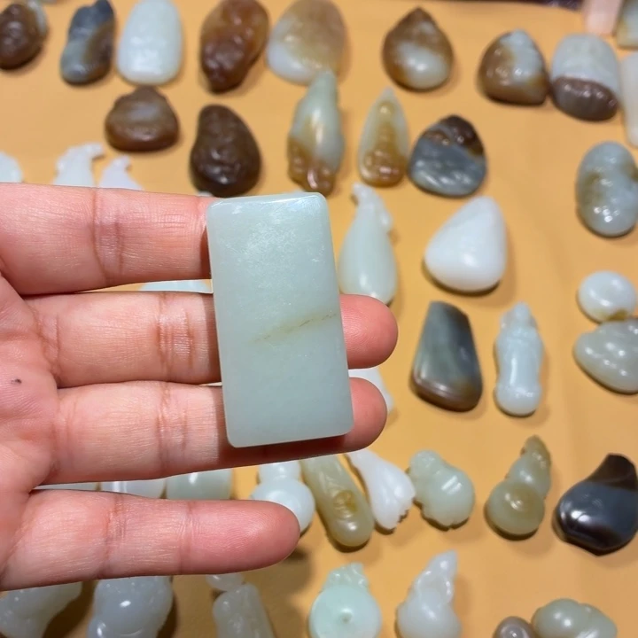 和田玉（糖玉）未镶嵌颈饰