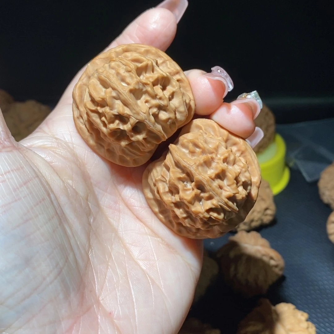 立***空把件文玩核桃天地