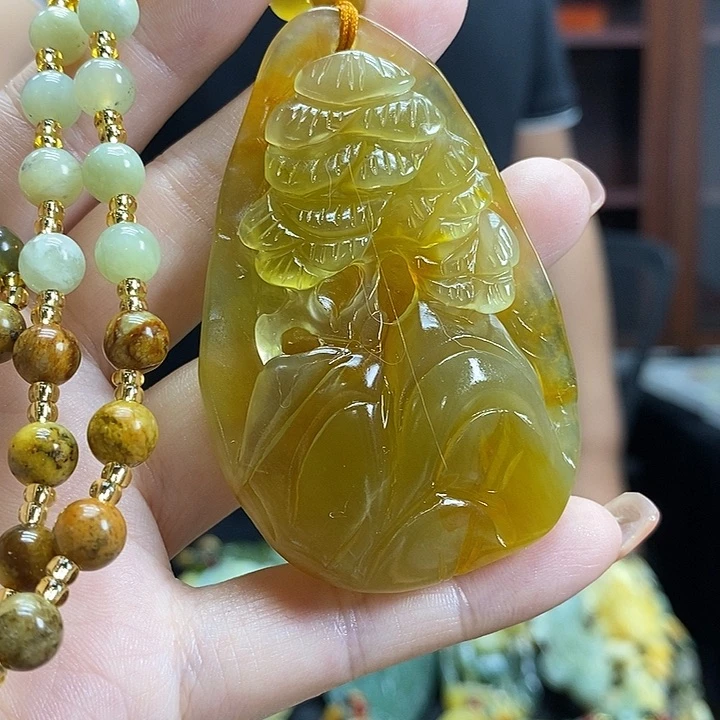 蛇纹石玉未镶嵌颈饰