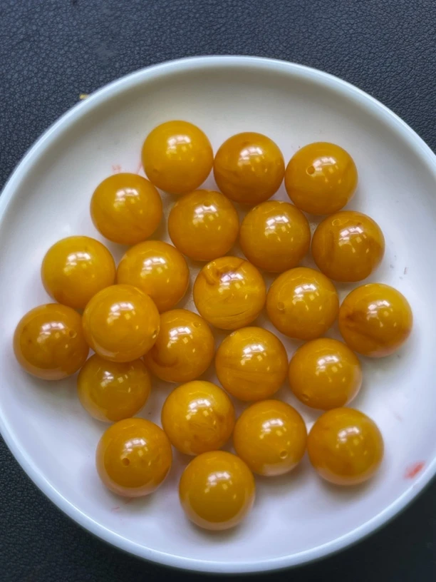 天然琥珀蜜蜡散珠  鸡油红老蜡Y1297  18MM  1颗（赠弹力绳）