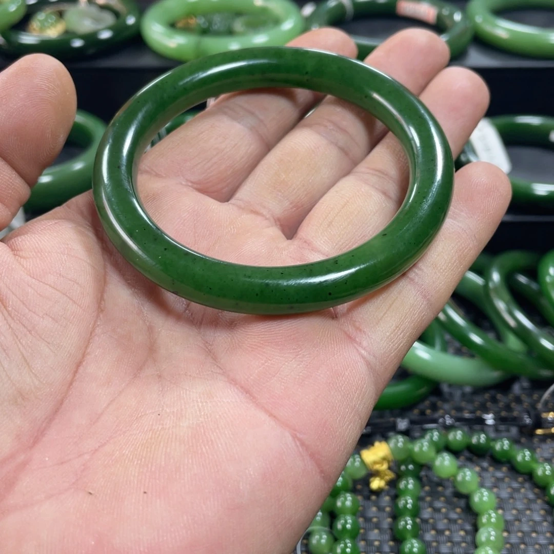 和田玉（碧玉）未镶嵌手镯