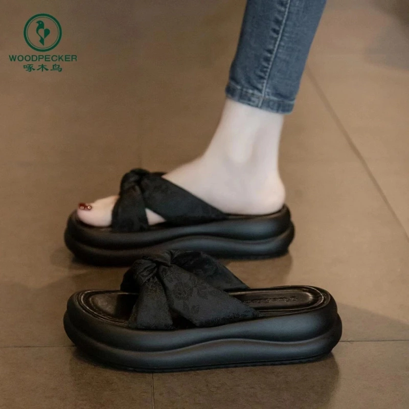 啄木鸟凉拖鞋女夏季外穿2025新款厚底4cm沙滩凉鞋时尚孕妇一字拖