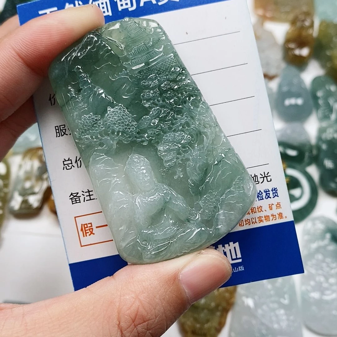 翡翠未镶嵌颈饰山水观音