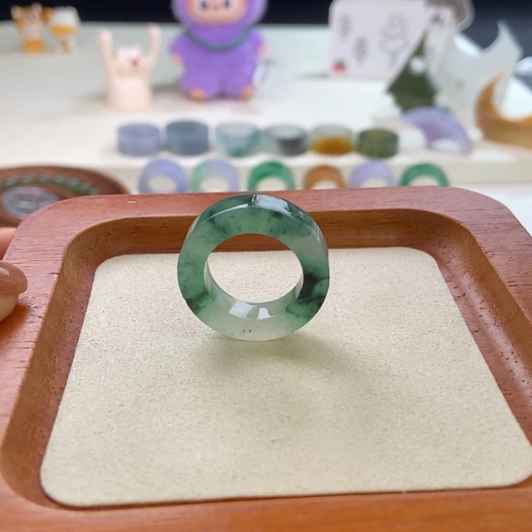 未镶嵌定制翡翠冰甜绿飘花