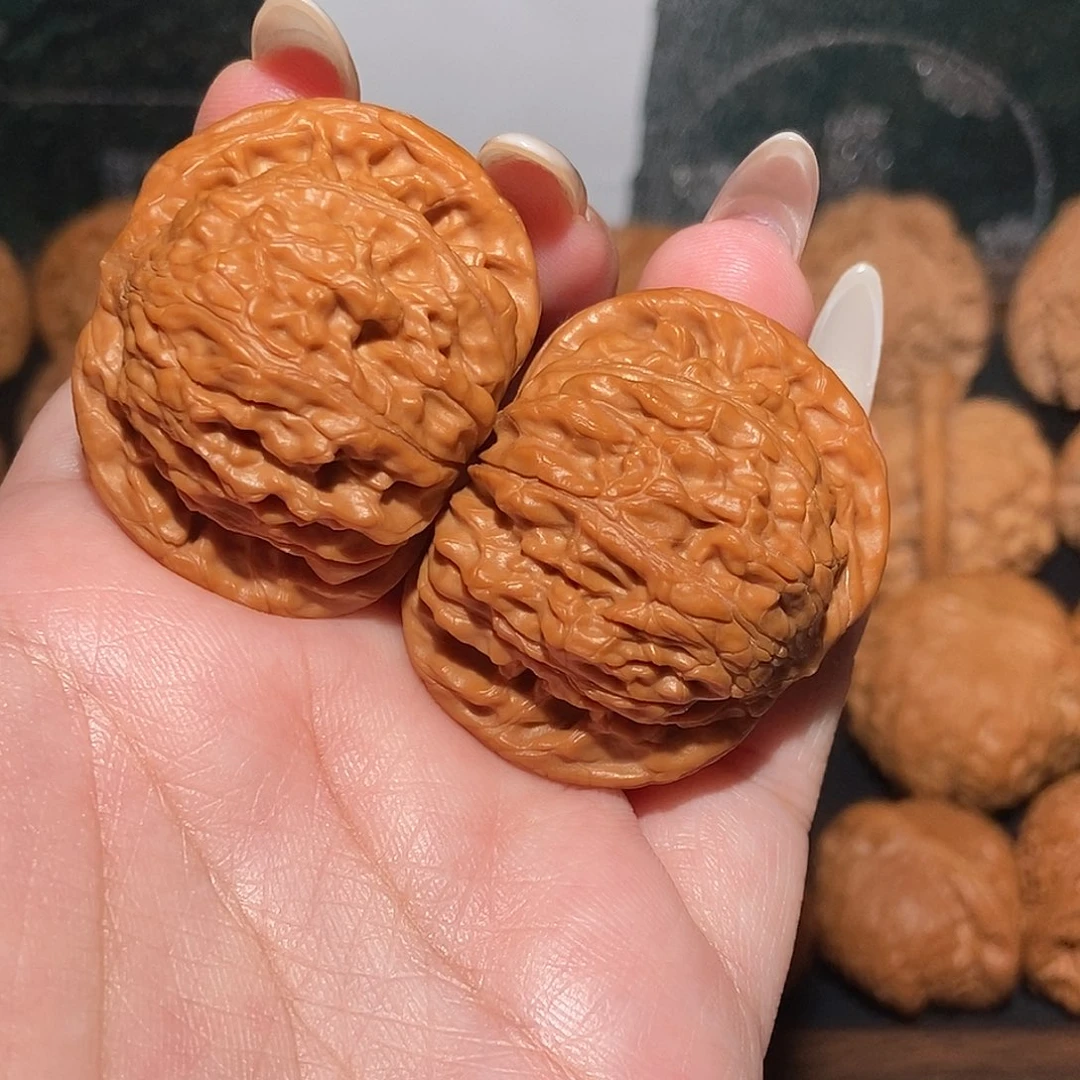 ￴***7文玩核桃吊坠磨盘40