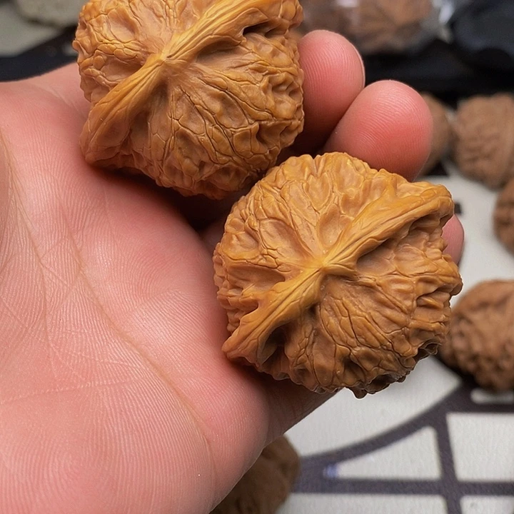 桃核把件精修宫灯狮子头