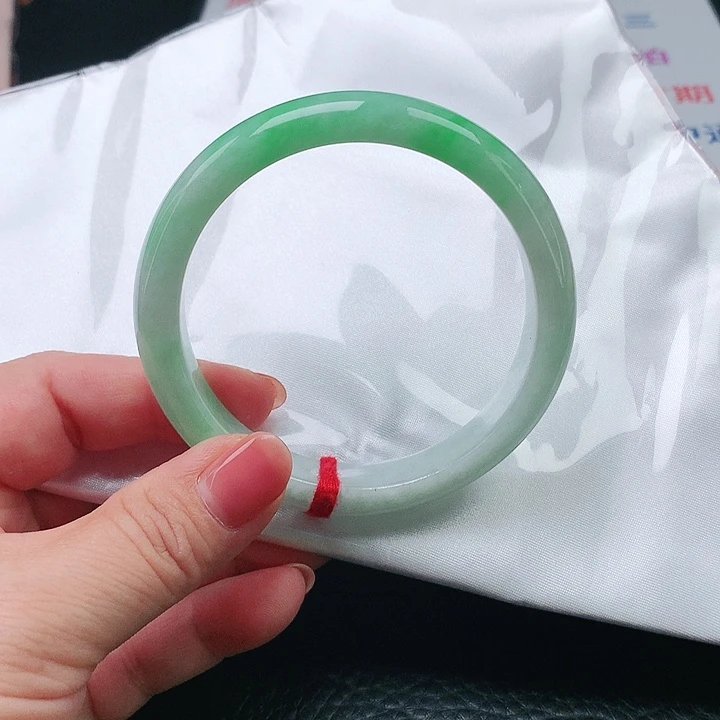 翡翠手镯未镶嵌翡翠258