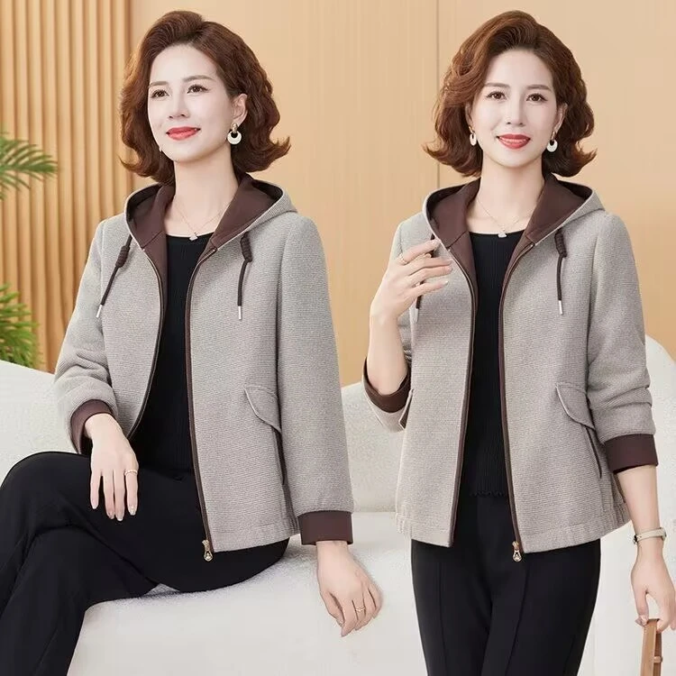 洋气春秋新款中老年妈妈装休闲连帽百搭外套50岁大码宽松女士夹克