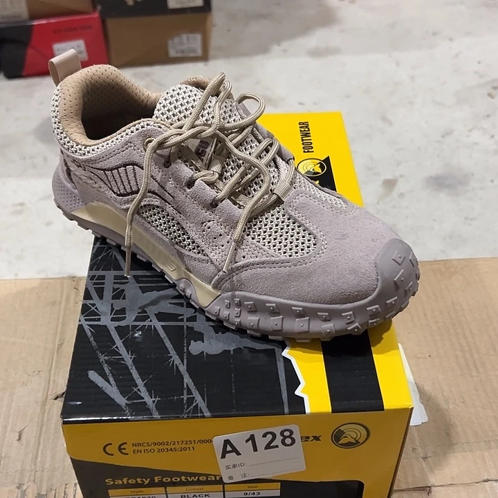 128号。39码防砸防刺劳保鞋。鞋底磨损介意勿拍
