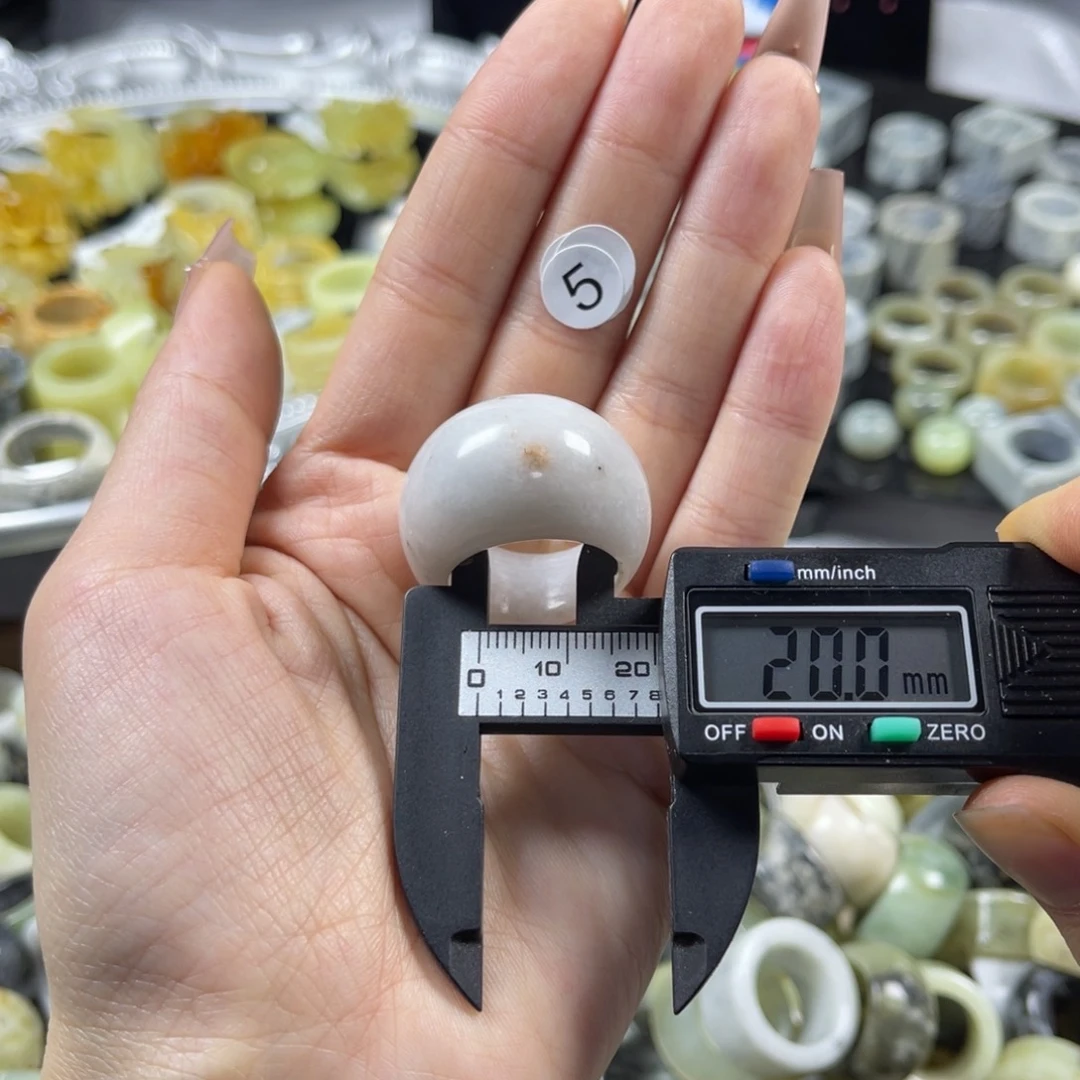 蛇纹石玉未镶嵌戒指