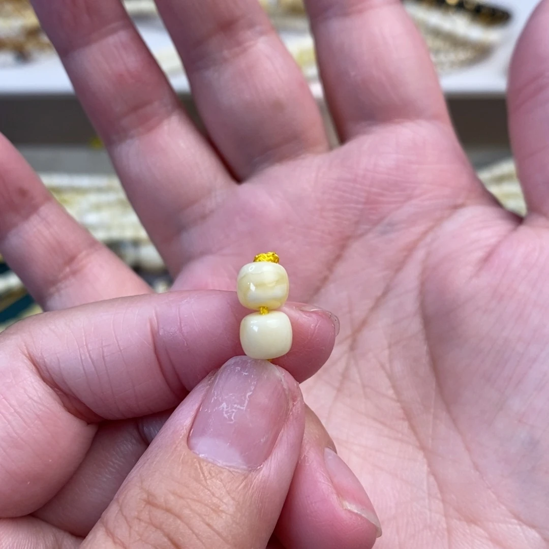 未镶嵌琥珀裸石瓷白花老型对珠6.5