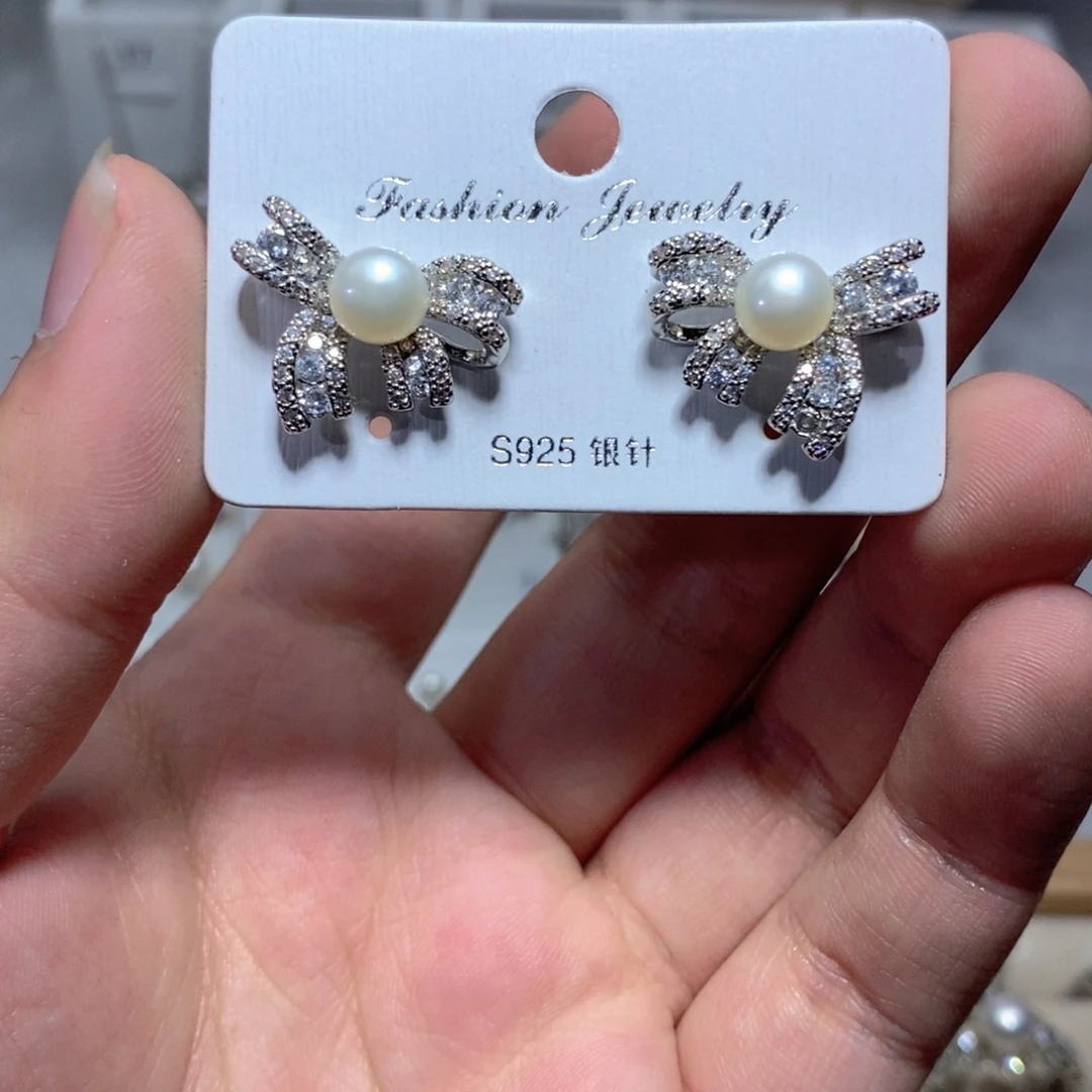 银S925镶嵌淡水珍珠耳饰
