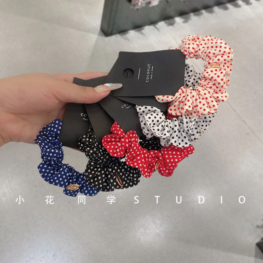 韩国发饰2025新款布艺黑色白色红色藏青色圆点波点金属挂坠发圈