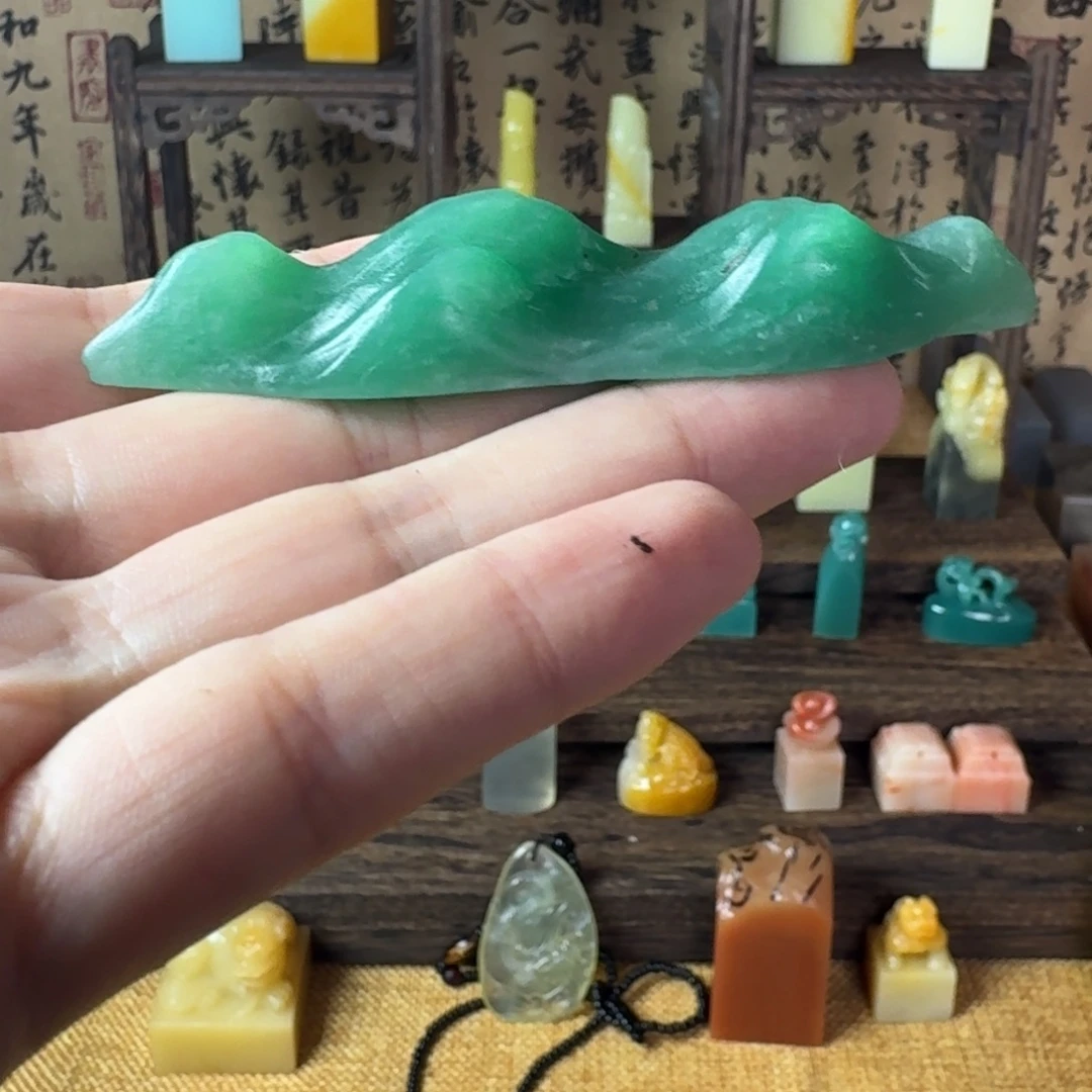 昌化石印石广东绿笔架