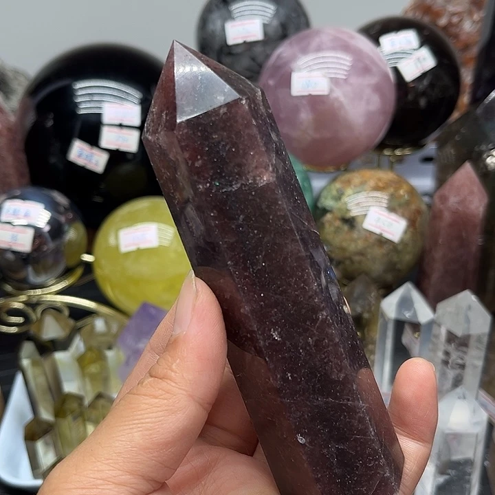 水晶珠宝半成品未镶嵌247克草莓晶柱