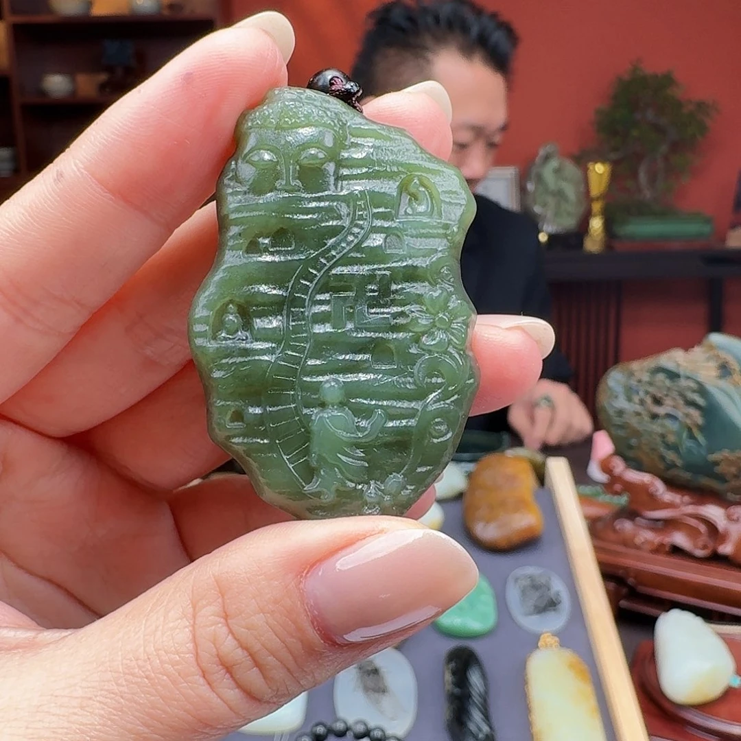 同***出和田玉未镶嵌挂件