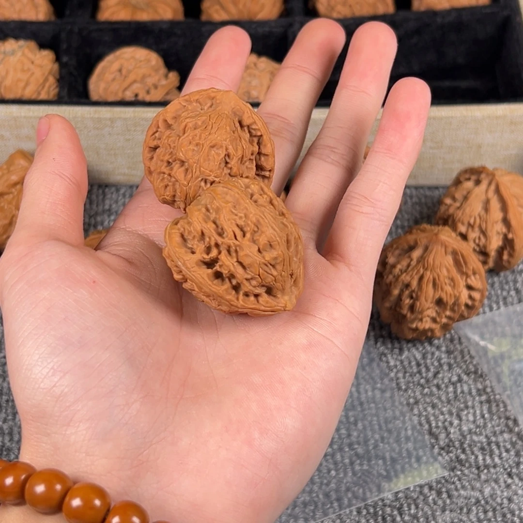 贰***肆吊坠文玩核桃8000赞