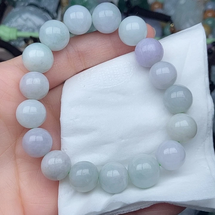 翡翠未镶嵌颈饰翡翠有微瑕