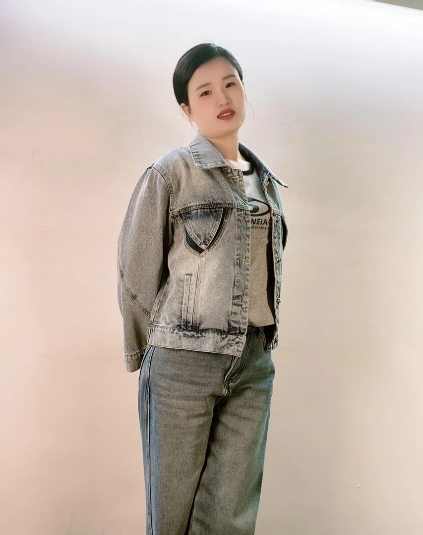 A14  小翻领金属扣牛仔衣