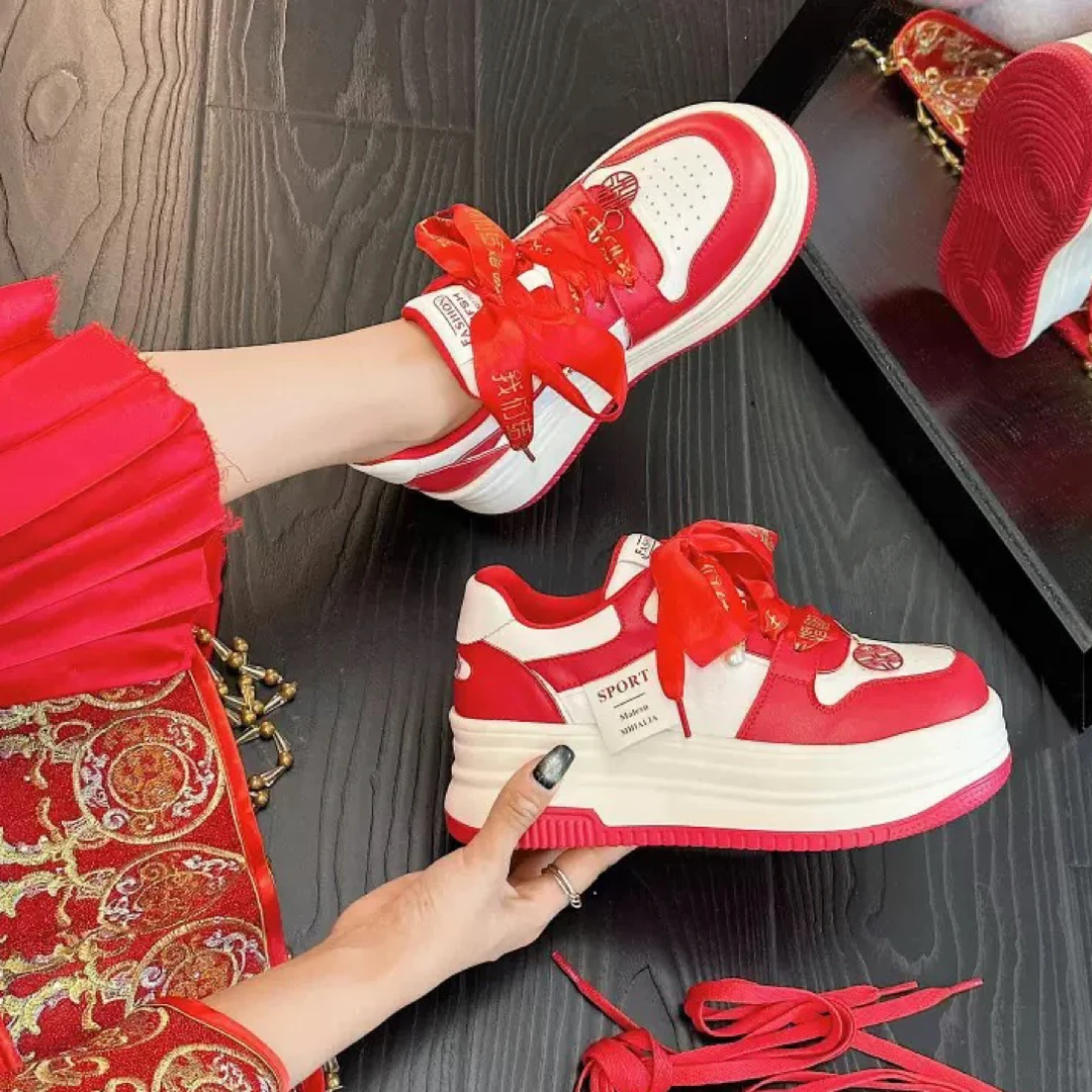 红色婚鞋女真皮松糕厚底本命年喜庆氛围感板鞋2025春休闲小白鞋