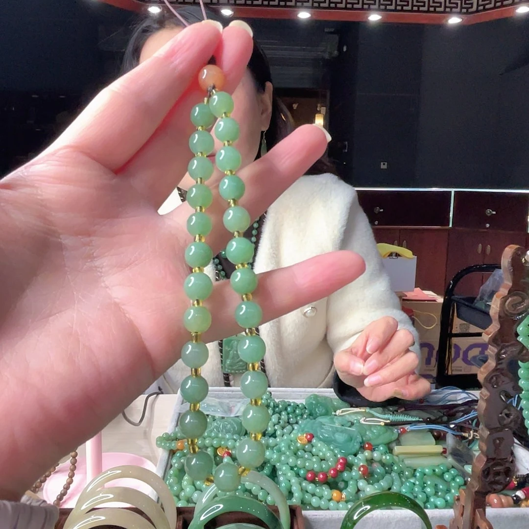 D***g密玉（石英质玉）未镶嵌颈饰