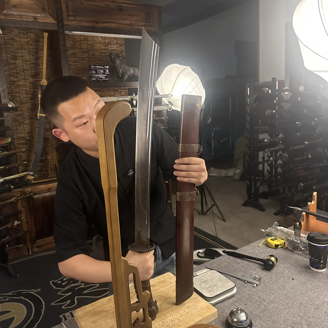 龙泉昊天宝剑花纹钢锻打包铜酸支木未开刃