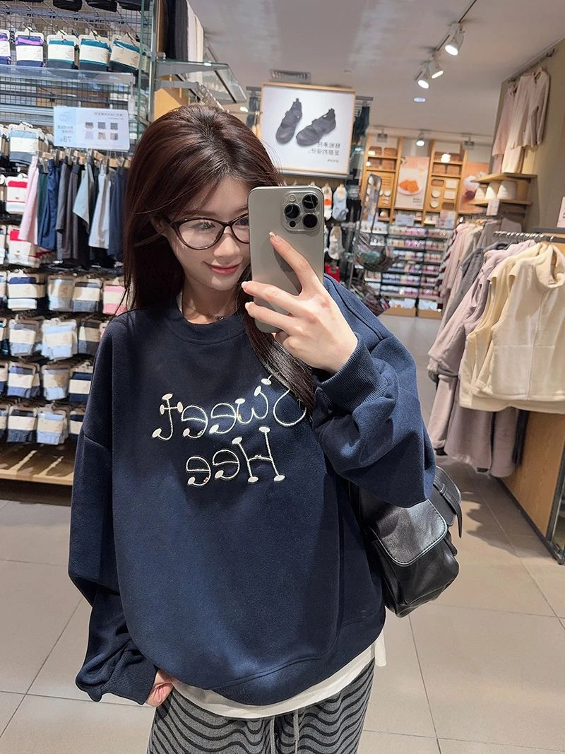 秋冬款加绒加厚潮牌刺绣德绒卫衣女休闲宽松慵懒风时尚保暖上衣