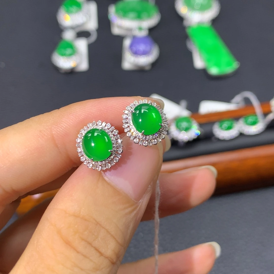 翡翠18K金镶嵌耳饰翡翠