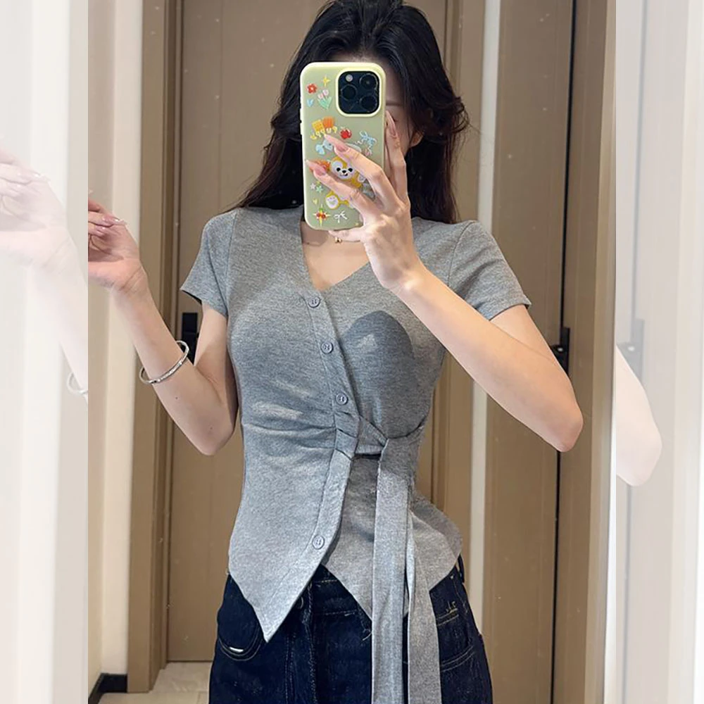 时尚显瘦别致正肩小上衣夏季薄款胖MM大码女装不规则v领短袖T恤女